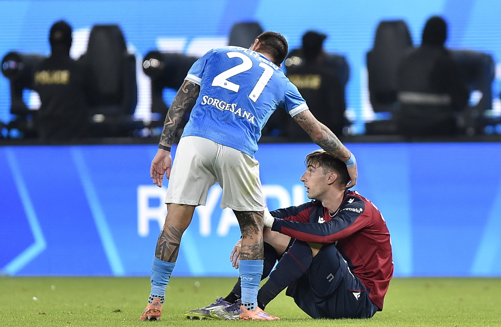 体育投注-里昂围绕意大利杯再遭质疑詹姆斯在塞尔维亚队比赛中精彩发挥，网友：巴特勒在德国队比赛中刷新纪录(莱切俱乐部对意大利杯的重视程度)